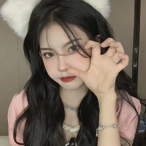 某天后之女恋爱脑怒怼网友，深夜内幕曝光，人设崩塌